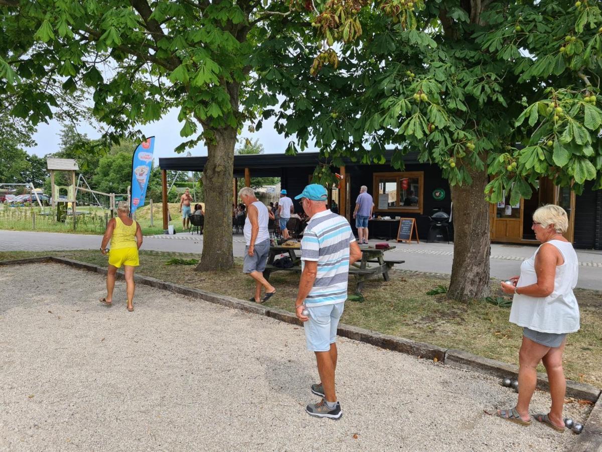 Bungalow 40 Op Recreatiepark De Wielen Sint Maarten Luaran gambar